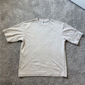 Uniqlo Men's Crewneck T-Shirt in Beige